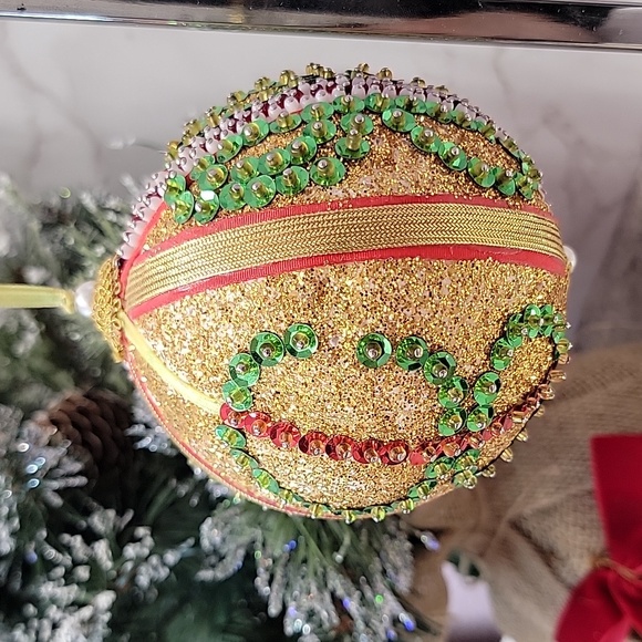 Large Handmade Vintage Beaded Christmas ornament - Picture 3 of 7